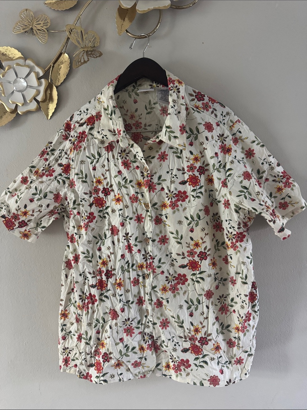 Bobbie Brooks White Short-Sleeve Floral Button-Up Shirt